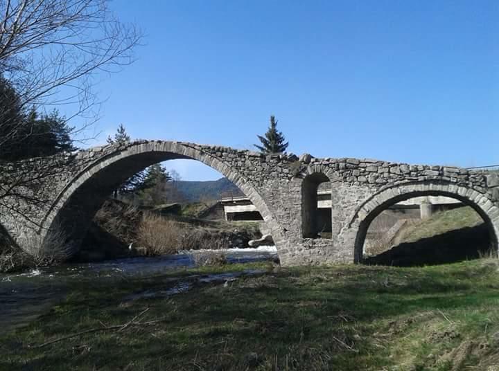 Complex Pele Hotel Zmeitsa Buitenkant foto